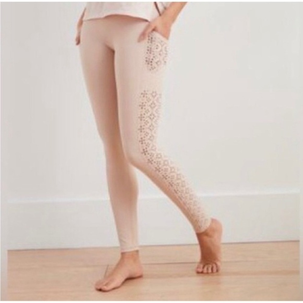 Aerie‎ Lasercut High Waisted 7/8 Leggings Size M